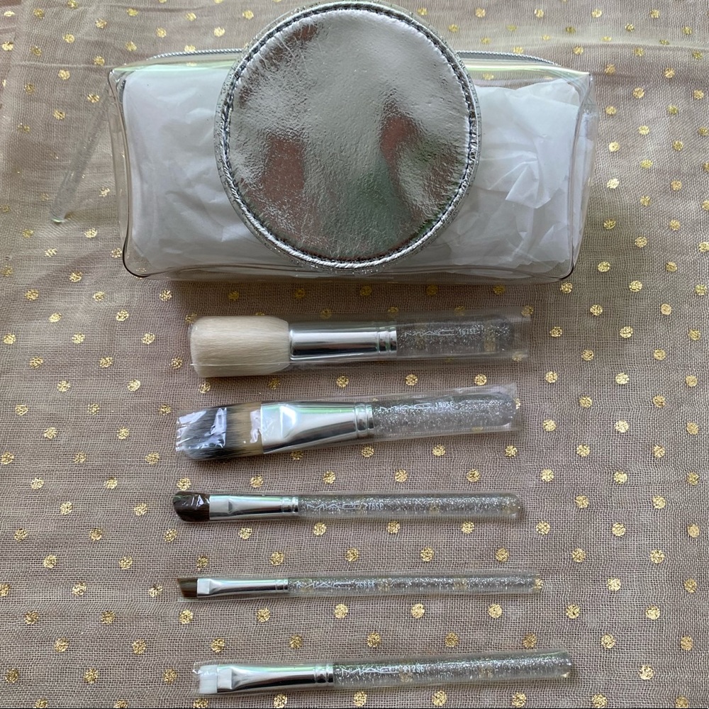 MAC Holiday Travel Brush Set
